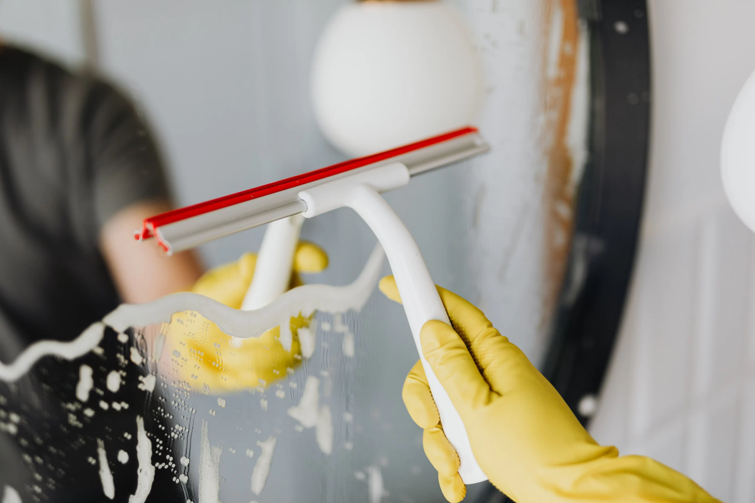 Longmont cleaner following a detailed cleaning checklist