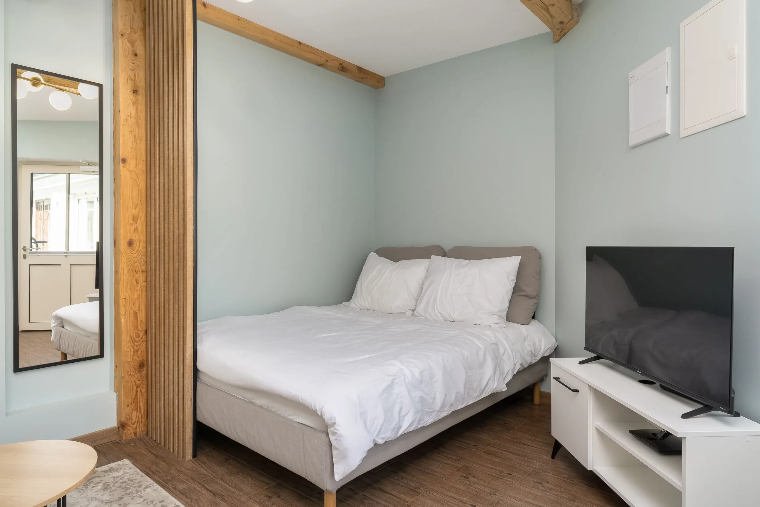 Vacation rental and Airbnb cleaning service near Erie